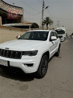 جیپ گراند شیرۆکی
